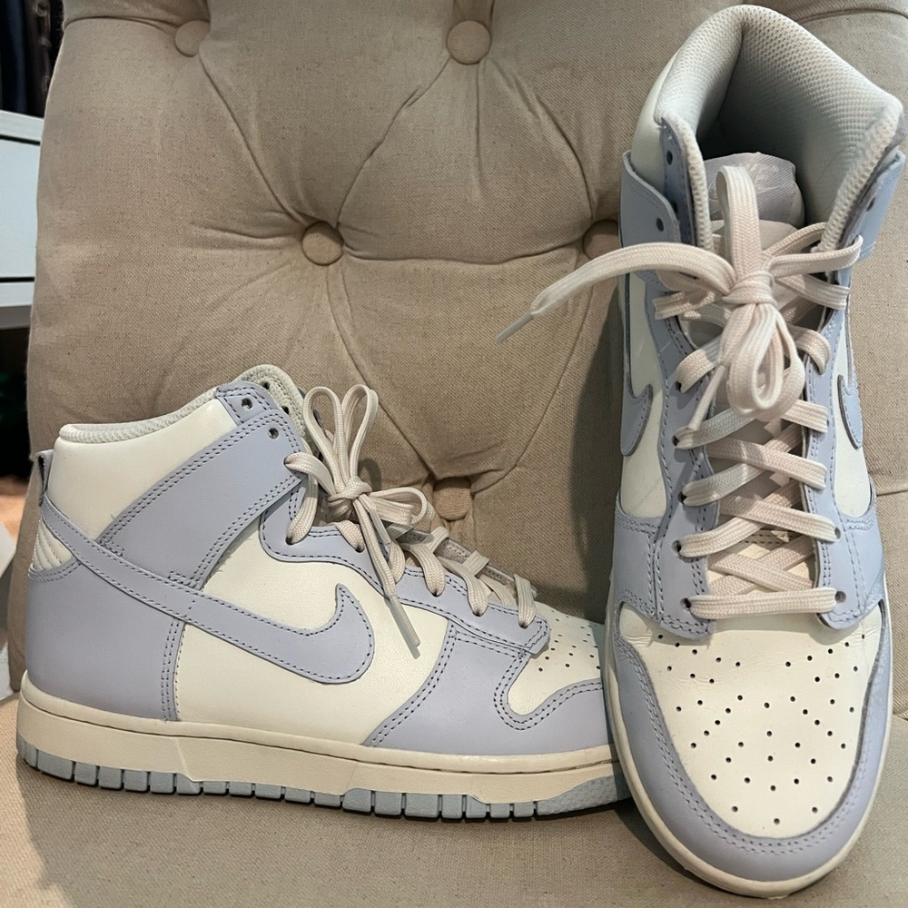 Nike Women’s Dunk High in ‘Football Grey’